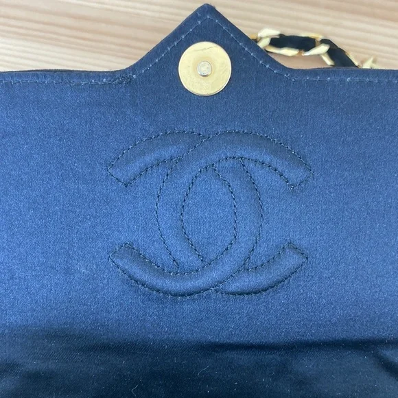 Vintage Black Suède Chanel evening purse - Picture 12 of 13